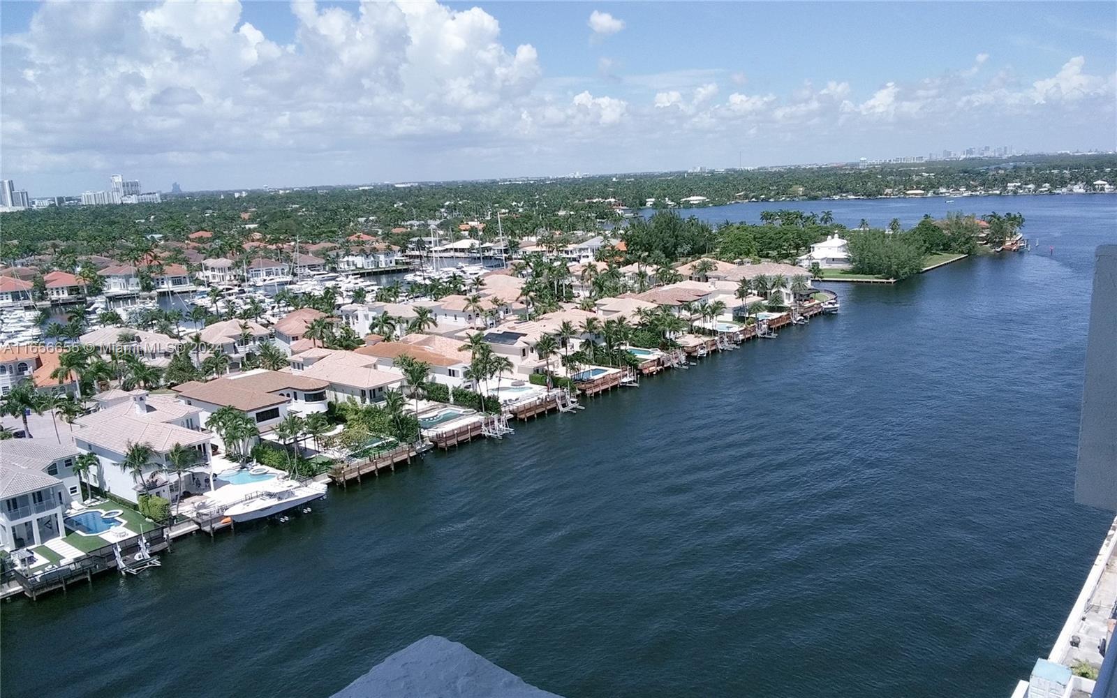 Picture of 1500 S Ocean Dr # 17D, Hollywood, FL 33019