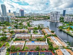 Picture of 2627 S Parkview Dr # 2627, Hallandale Beach, FL 33009