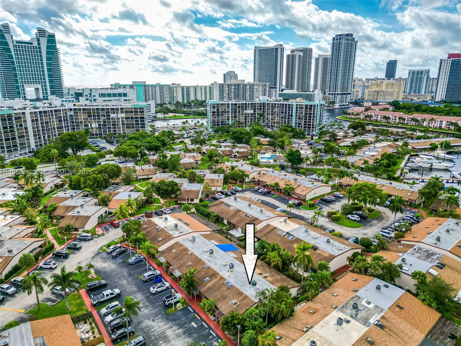 Picture of 2627 S Parkview Dr # 2627, Hallandale Beach, FL 33009