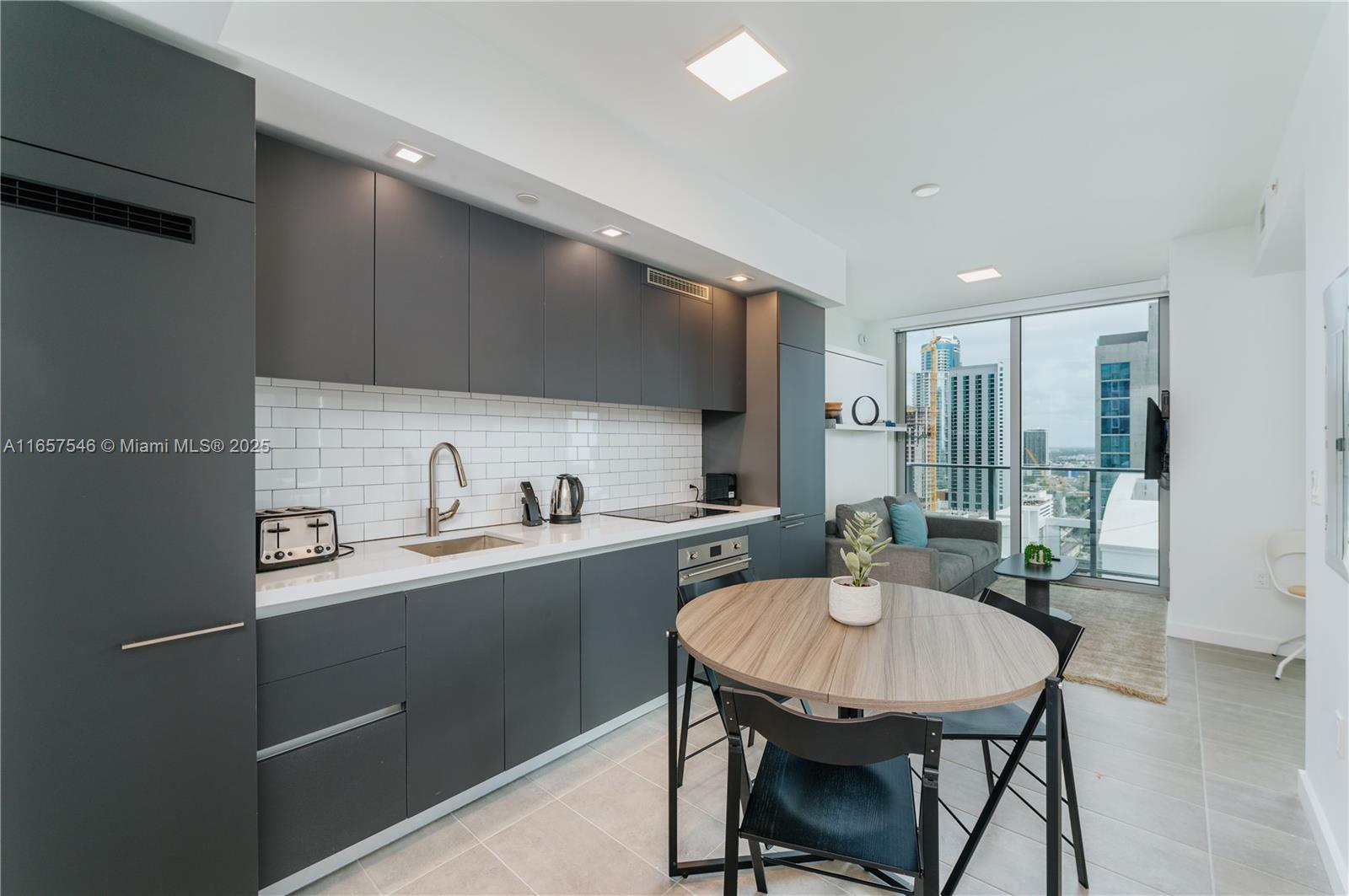 Picture of 227 NE 2Nd St # 2908, Miami, FL 33132