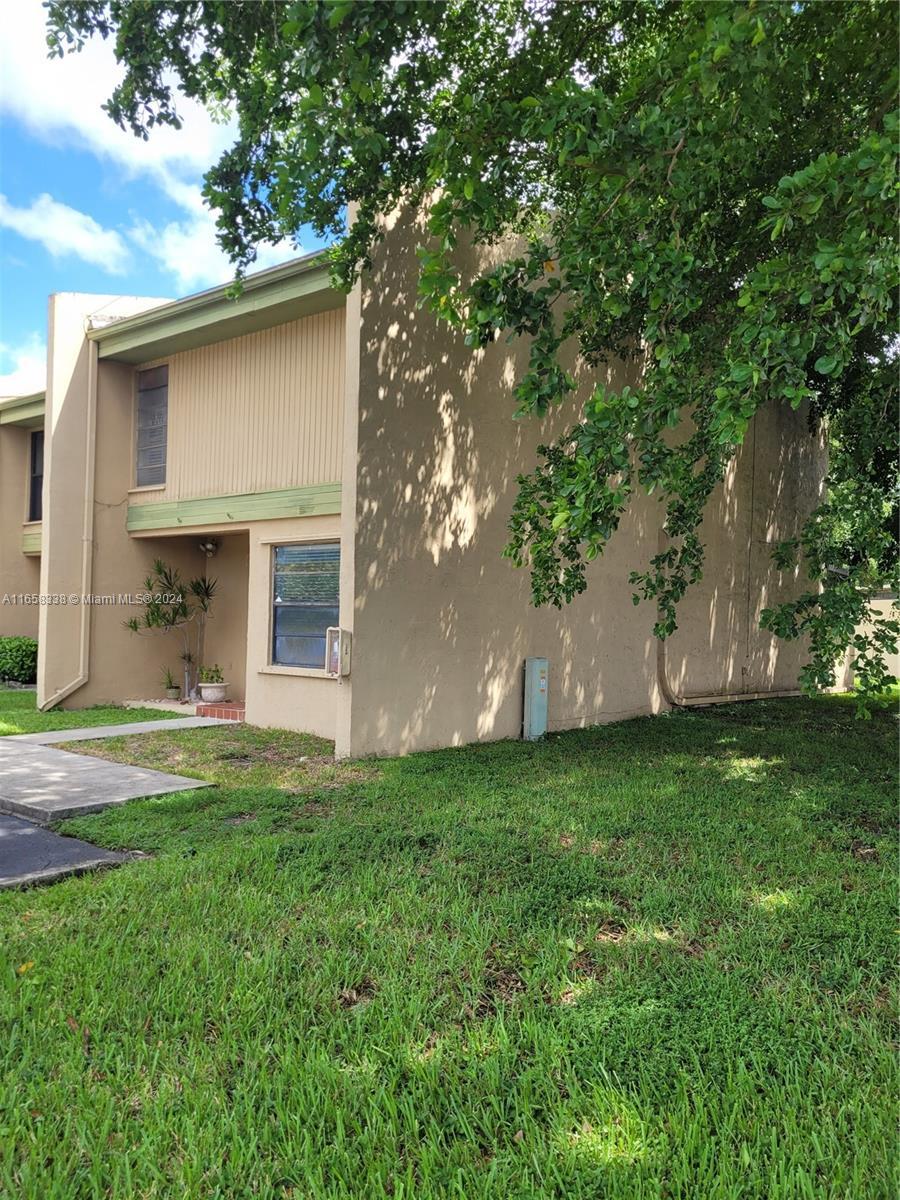 Picture of 9521 NW 14Th Ct # 212, Pembroke Pines, FL 33024