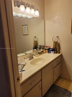 Picture of 9521 NW 14Th Ct # 212, Pembroke Pines, FL 33024