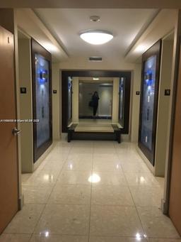 Picture of 185 SW 7Th St # 1605, Miami, FL 33130