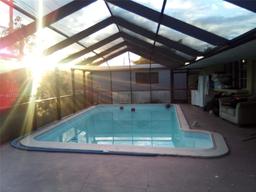Picture of 6704 Emerald Lake Dr, Miramar, FL 33023