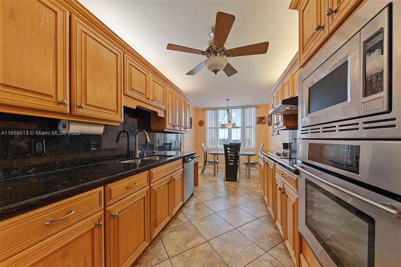 Picture of 2751 S Ocean Dr # 908N, Hollywood FL 33019