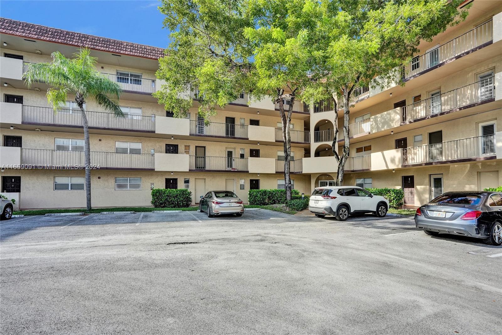 Picture of 6061 N Falls Cir Dr # 110, Lauderhill, FL 33319