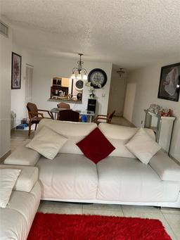 Picture of 1900 W 68Th St # D205, Hialeah, FL 33014