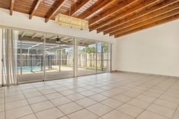 Picture of 650 NE 178Th St, Miami, FL 33162