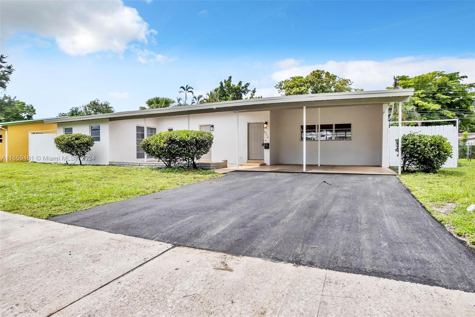 Picture of 650 NE 178Th St, Miami, FL 33162