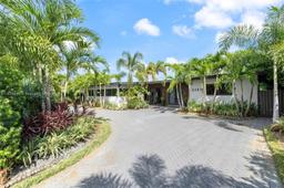 Picture of 2261 NE 192Nd St, Miami, FL 33180