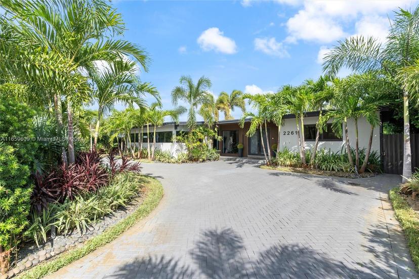 Picture of 2261 NE 192Nd St, Miami FL 33180
