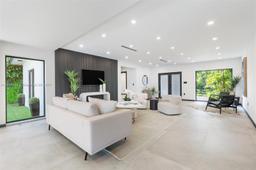 Picture of 2261 NE 192Nd St, Miami, FL 33180