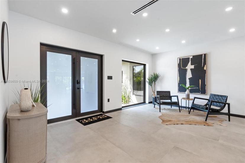 Picture of 2261 NE 192Nd St, Miami FL 33180