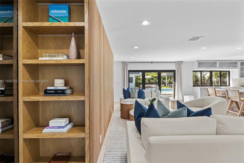 Picture of 116 W 1St Ct, Miami Beach FL 33139