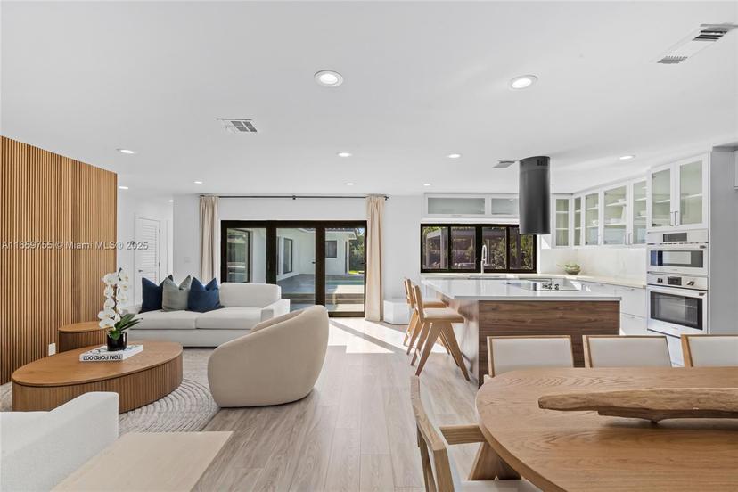 Picture of 116 W 1St Ct, Miami Beach FL 33139