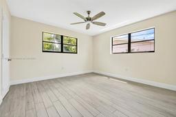 Picture of 685 NE 172Nd St, Miami, FL 33162