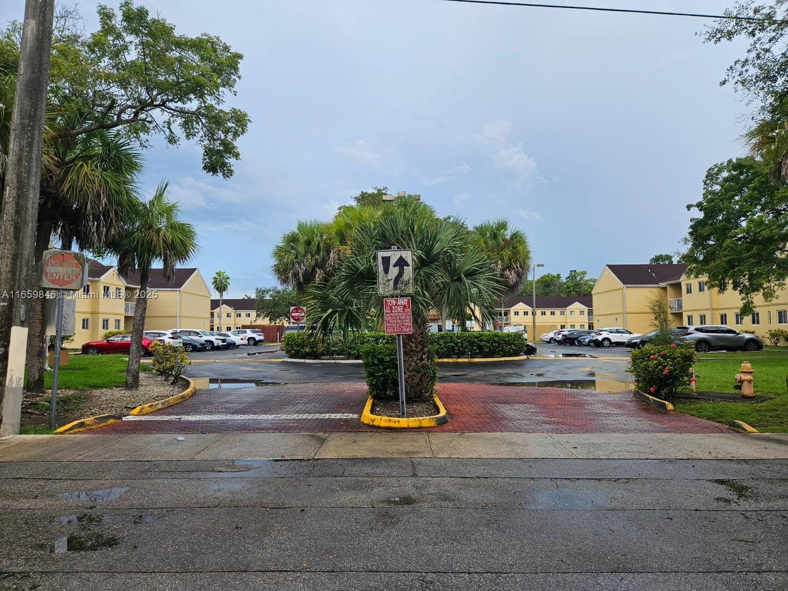 Picture of 13820 SW 112Th St # 203, Miami, FL 33186