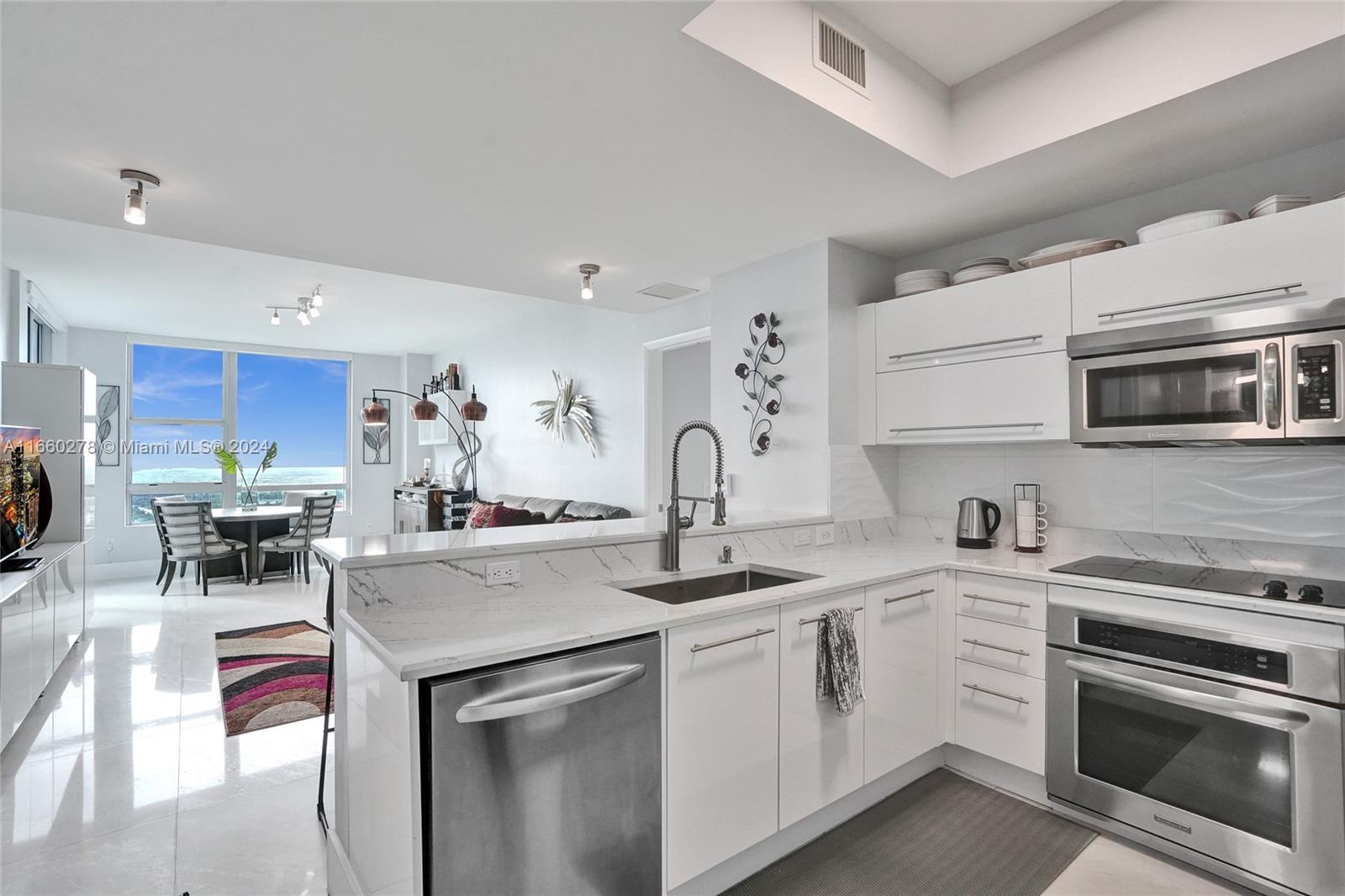 Picture of 2641 N Flamingo Rd # 2406N, Sunrise, FL 33323