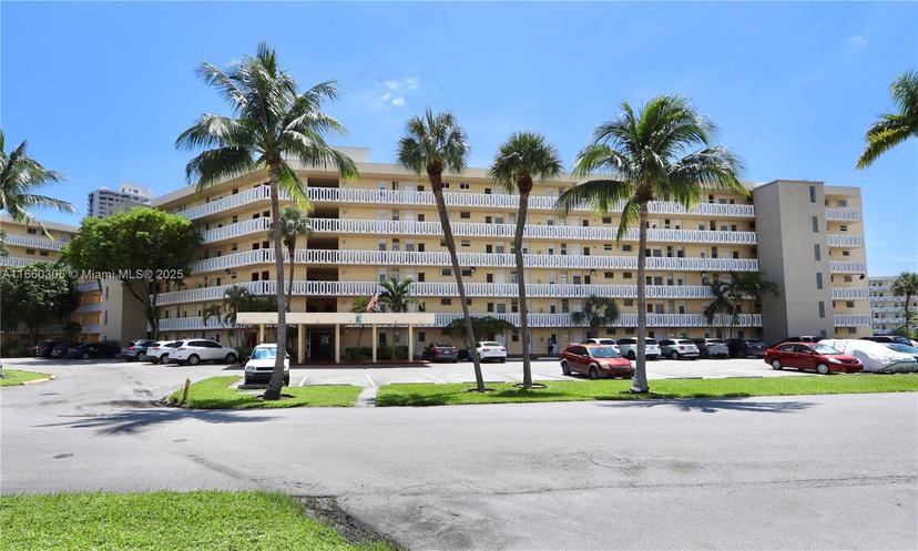 Picture of 2930 Point East Dr # E214, Aventura FL 33160