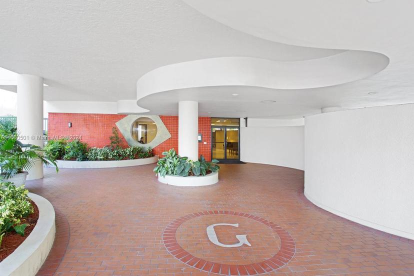 Picture of 1623 Collins Ave # 215, Miami Beach FL 33139