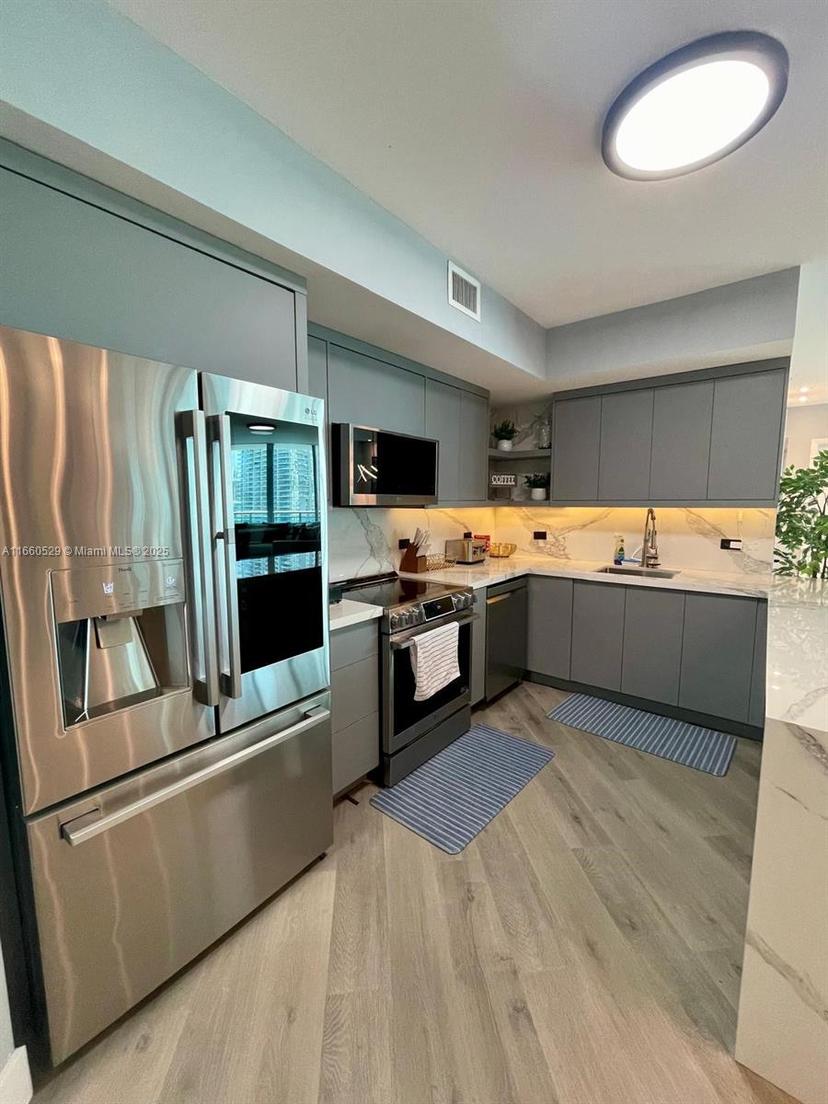 Picture of 350 S Miami Ave # 2902, Miami FL 33130