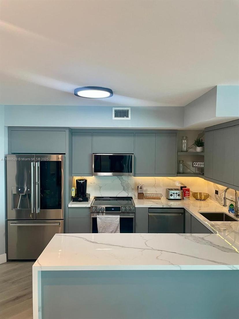 Picture of 350 S Miami Ave # 2902, Miami FL 33130