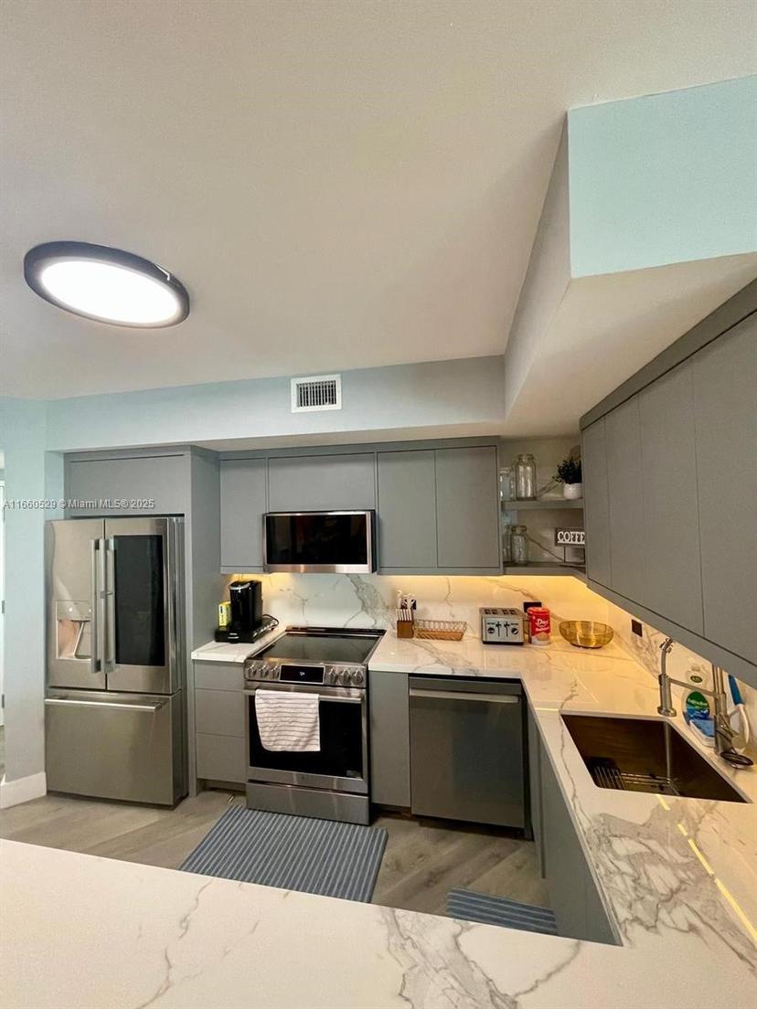 Picture of 350 S Miami Ave # 2902, Miami FL 33130