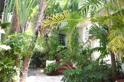 Picture of 349 Meridian Ave # B105, Miami Beach, FL 33139