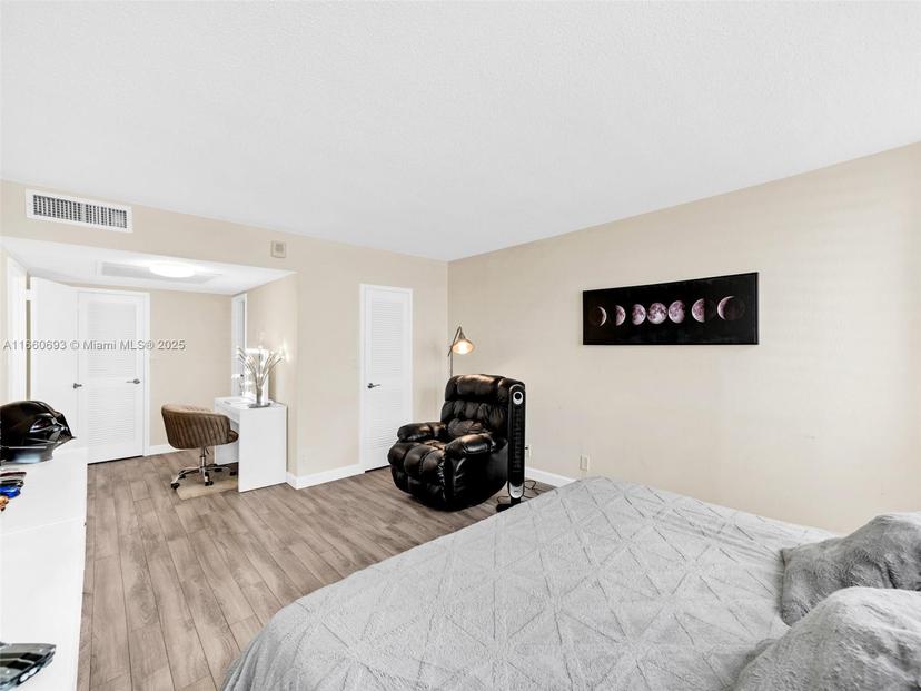 Picture of 2030 S Ocean Dr # 523, Hallandale Beach FL 33009