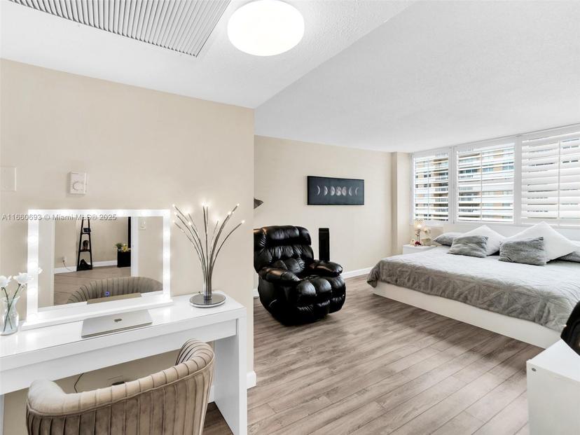 Picture of 2030 S Ocean Dr # 523, Hallandale Beach FL 33009