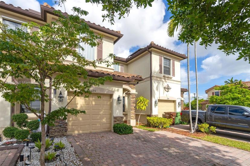 Picture of 3293 W 94Th Ter, Hialeah FL 33018