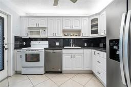 Picture of 2600 S Course Dr # 301, Pompano Beach, FL 33069