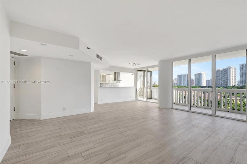 Picture of 1000 Island Blvd # 707, Aventura FL 33160
