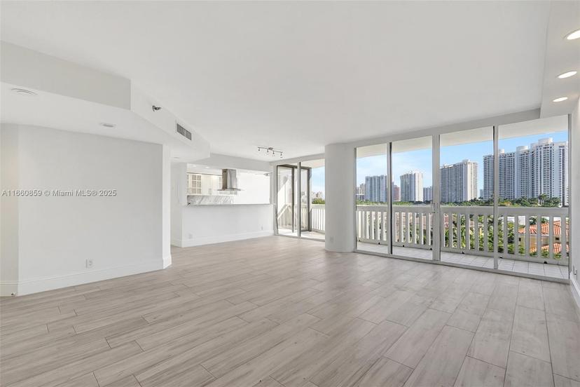 Picture of 1000 Island Blvd # 707, Aventura FL 33160