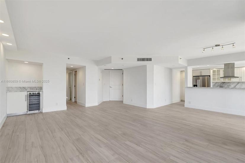 Picture of 1000 Island Blvd # 707, Aventura FL 33160