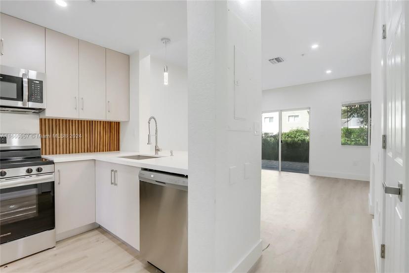 Picture of 7991 NW 8Th St # 107B, Miami FL 33126