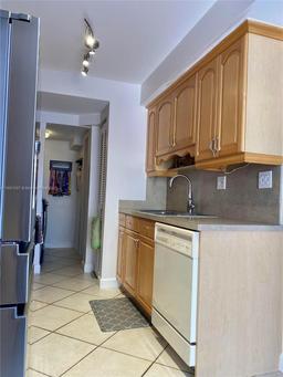 Picture of 943 SW 113Th Ter, Pembroke Pines, FL 33025