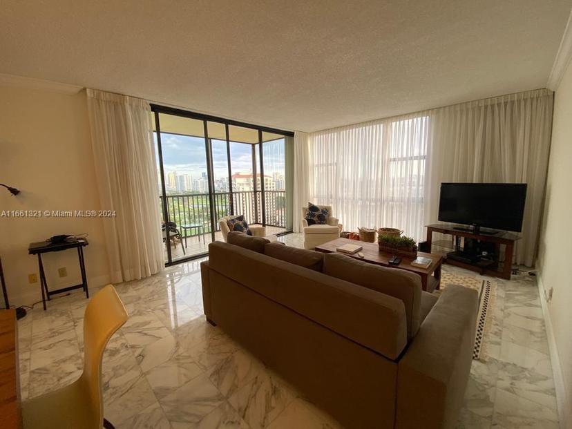 Picture of 20335 W Country Club Dr # 2009, Aventura FL 33180