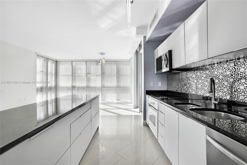 Picture of 3131 NE 188Th St # 507, Aventura FL 33180