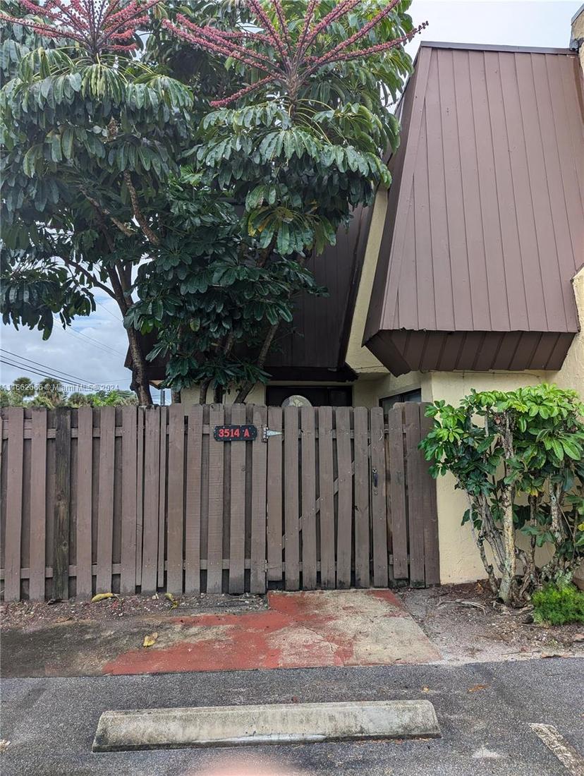 Picture of 3514 Gardens East Dr # A, Palm Beach Gardens FL 33410