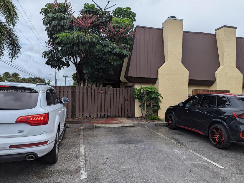 Picture of 3514 Gardens East Dr # A, Palm Beach Gardens FL 33410