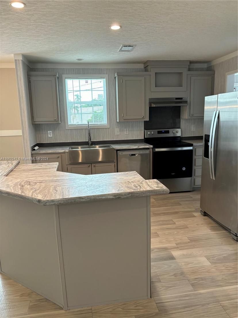 Picture of 1931 SW 85Th Ln, Davie FL 33324