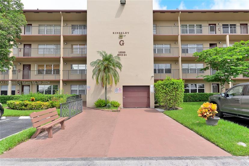 Picture of 13255 SW 9Th Ct # 114G, Pembroke Pines FL 33027