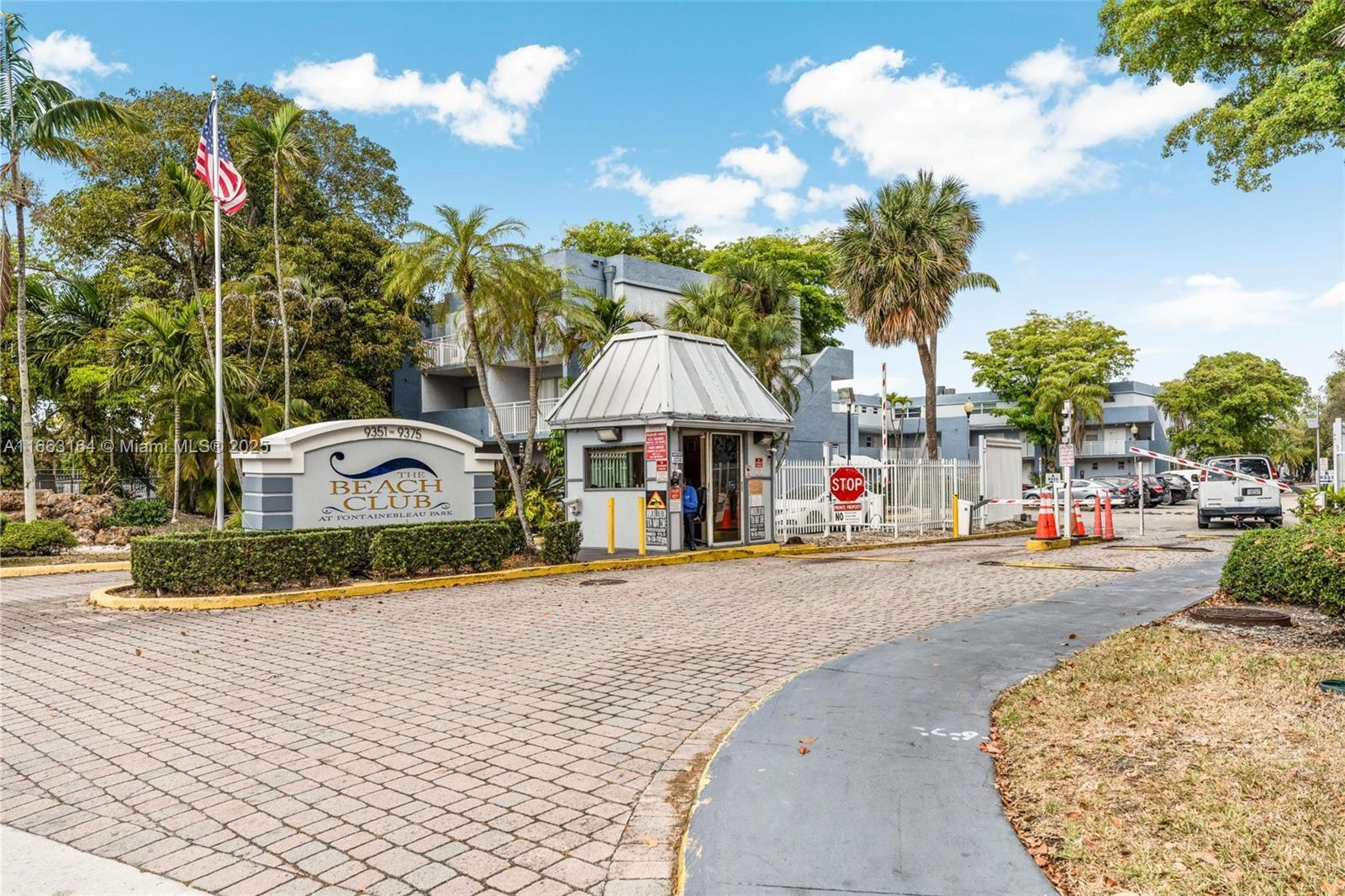 Picture of 9371 Fontainebleau Blvd # I204, Miami, FL 33172
