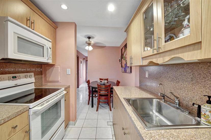 Picture of 17090 NE 14Th Ave # 209, North Miami Beach FL 33162
