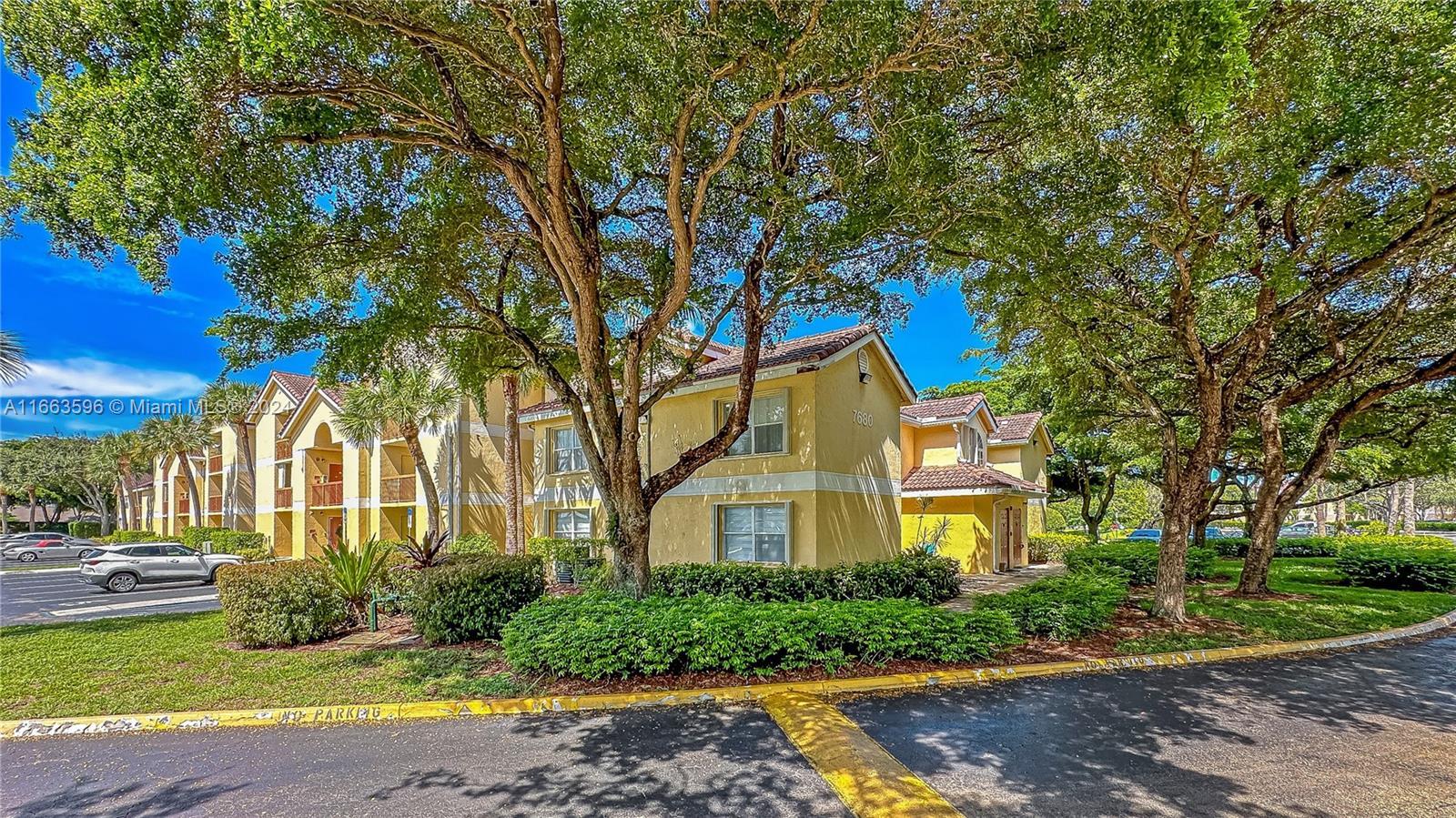 Picture of 7680 Westwood Drive # 823, Tamarac, FL 33321