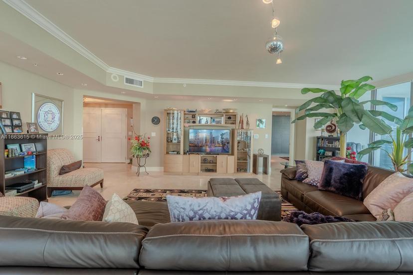 Picture of 3535 S Ocean Dr # 506, Hollywood FL 33019