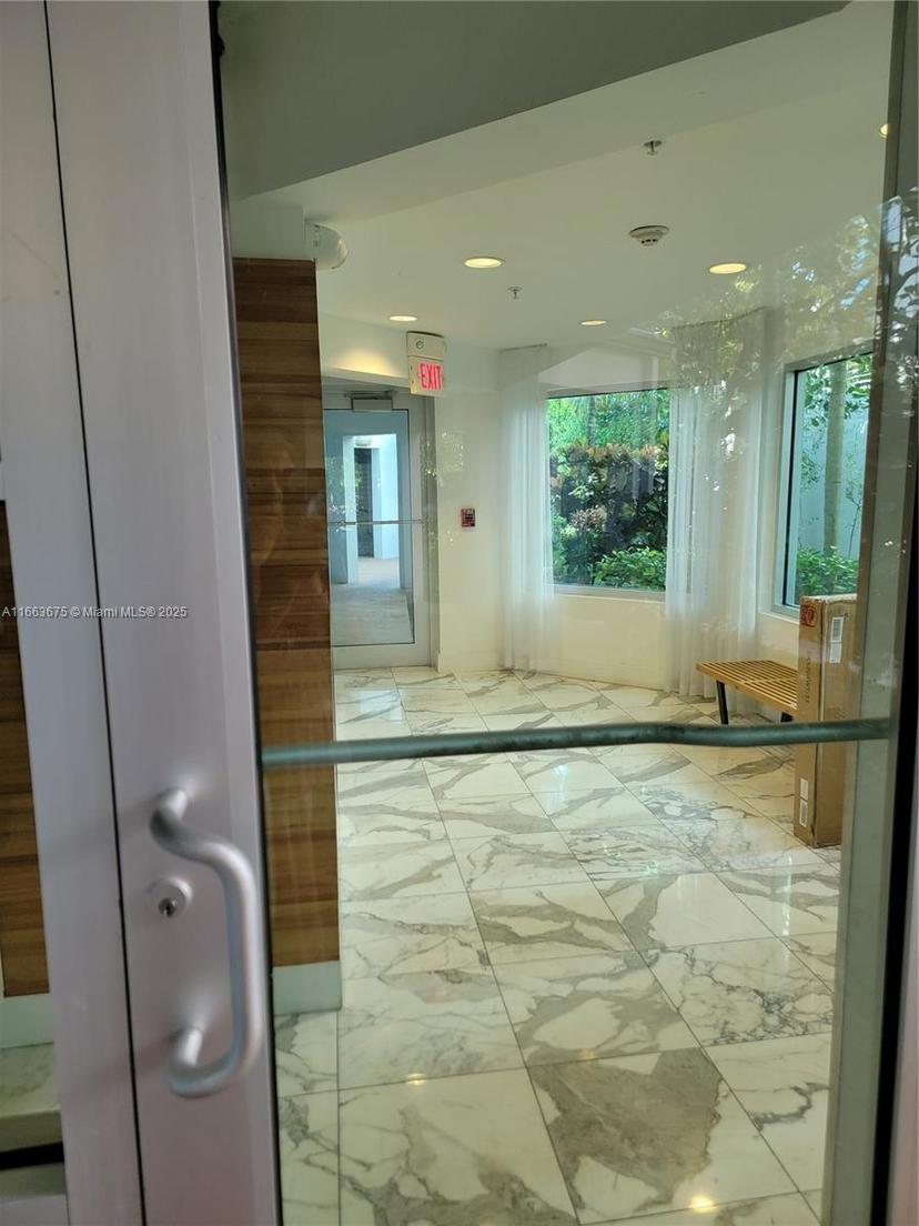 Picture of 7728 Collins Ave # 4, Miami Beach FL 33141