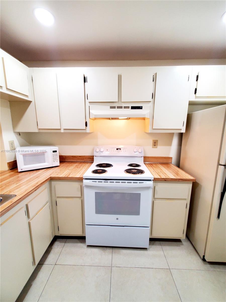 Picture of 2941 N Nob Hill Rd # 301, Sunrise, FL 33322