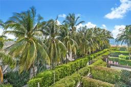 Picture of 2201 Collins Ave # 1, Miami Beach, FL 33139